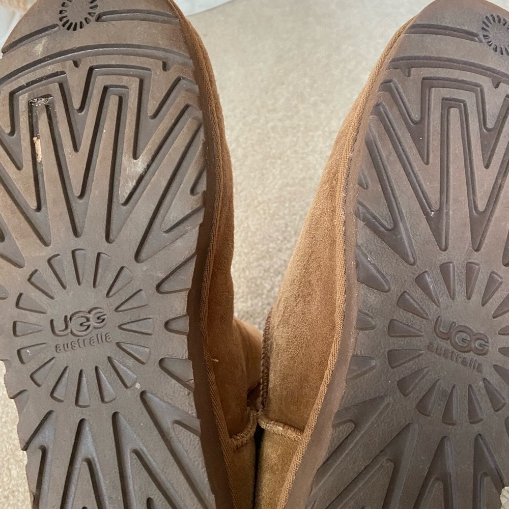 Bailey Bow Uggs! - image 3